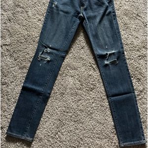 Levi’s distressed skinny jeans